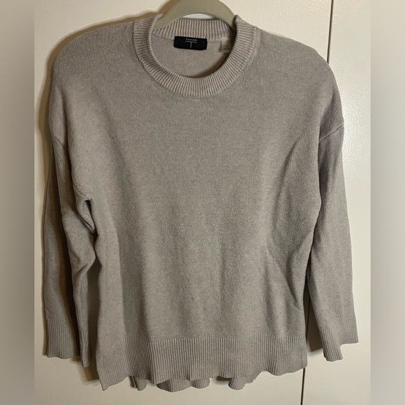 Women’s Tahari Grey Crew Neck Sweater, Large - Picture 1 of 6